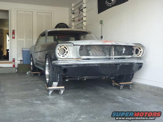 front-ps-17x7.jpg 1965 Mustang 17x7 wheels with 235/45-17 tires