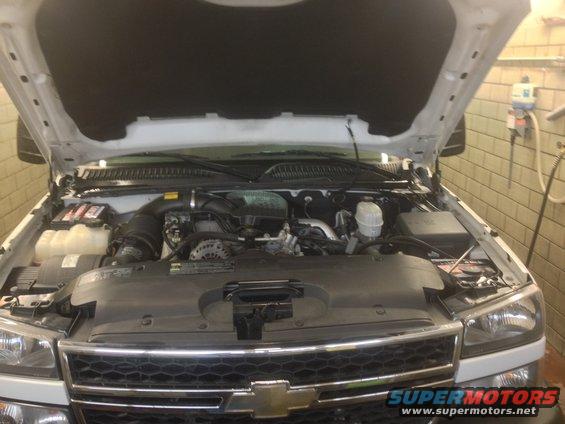 2006 Chevrolet Silverado 2500 engine bay with hood open
