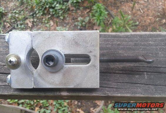 oil-filter-cutter-bottom.jpg