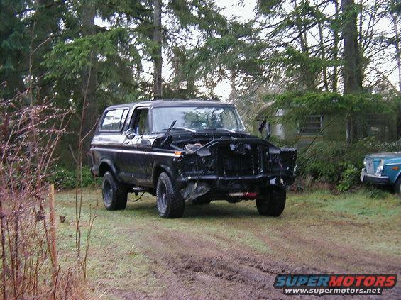 p1010002.jpg 78 Bronco still working on the body work