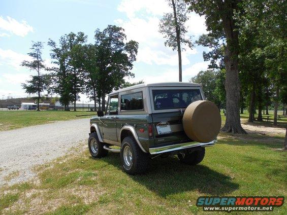 around3.jpg Snowden Grove turned out to be relatively photogenic as a backdrop, and it's just a few miles from Frank's house.