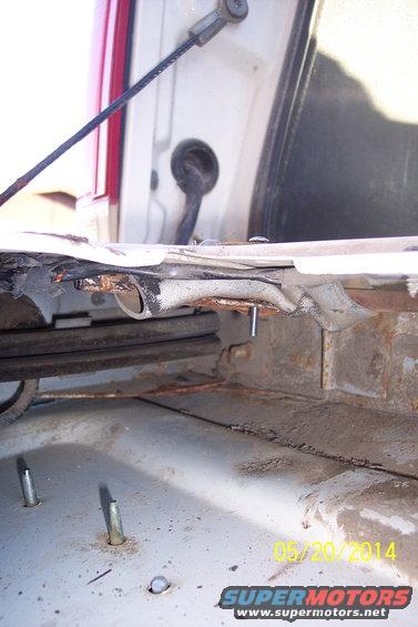 tailgate torsion bar mechanism with rust and wear