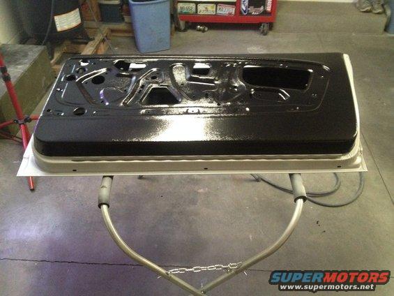 silver-and-black-ps-door-3.jpg 1965 Mustang Boulevard Black/Chop Top Silver PS door