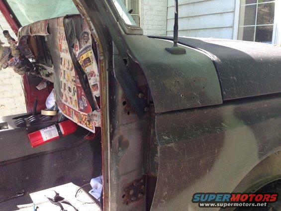 Doorless Mirror bracket, bolted in, before cap welding