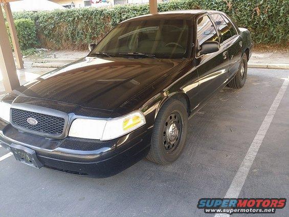 Black 2008 Ford Crown Victoria sedan, 3q-front view