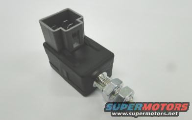 Electrical connector with a threaded stud and two nuts, with a website logo at the bottom