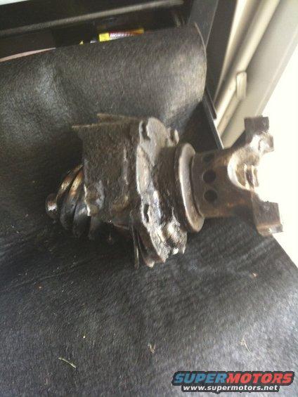 Broken differential carrier with damaged ring gear and yoke