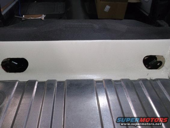 dscf11451.jpg The 2 top access holes without covers.