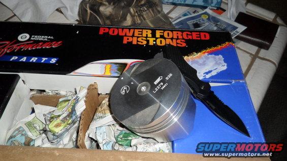 engine piston and box for power forged pistons with a knife