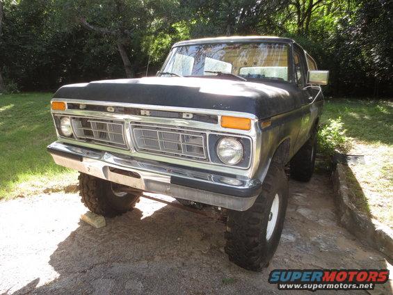 1978 Ford Bronco front view, black paint, lifted suspension