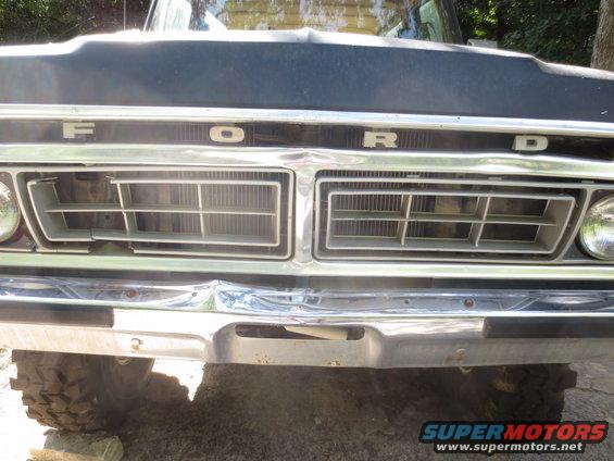 1978 Ford Bronco front grille with chrome bumper