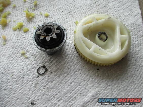 rh-window-motor-internals-removed-1.jpg LH Window Motor internals removed 1