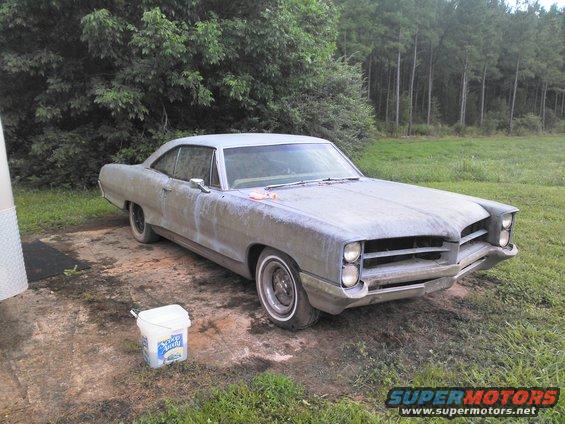 1966 Pontiac Catalina 3q-front view, weathered body, white-wall tires