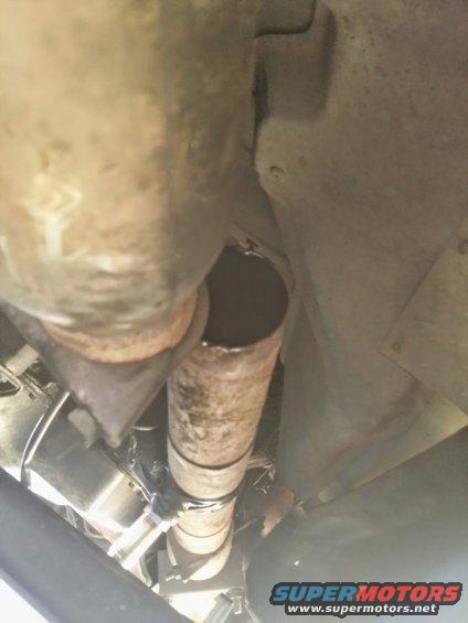 Exhaust pipe with clamp