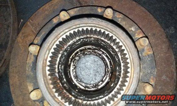 Wheel hub with splines and mounting bolts
