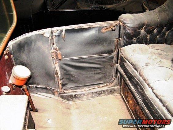 12-interior.jpg 