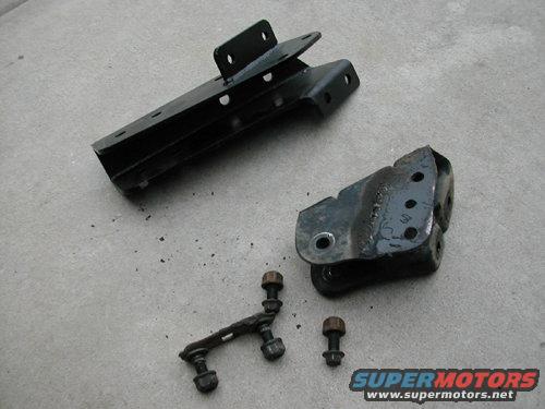 lift_day2-004.jpg Drop bracket for driver side axle pivot.