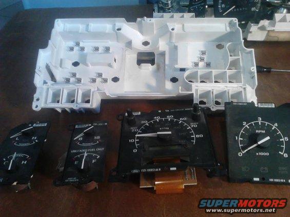 8.jpg the gauges removed form the 92-96 cluster. they are removed the same way