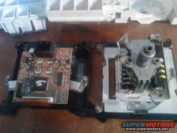 12.jpg electronic 92-96 speedo with PSOM on left, cable driven 87-91 speedo on right.