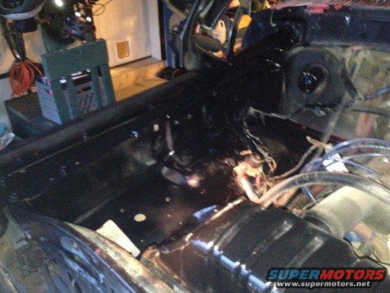 img_4958.jpg More black paint