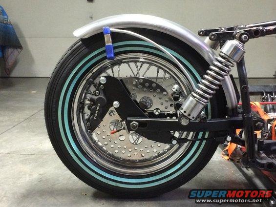 Shovelhead strut idea for solid mounted swingarm fender
