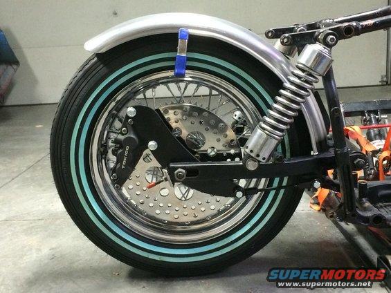 Shovelhead strut idea for solid mounted swingarm fender