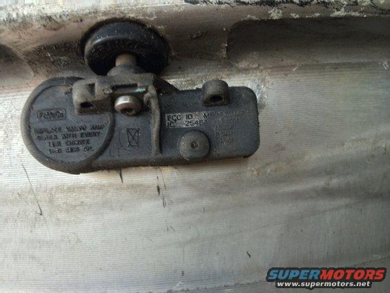 Ford TPMS sensor with FCC ID IC 2546A