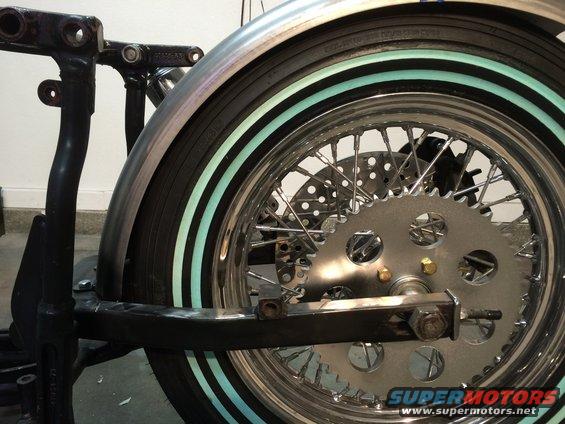 1975 Shovelhead swingarm strutless rear fender mounts