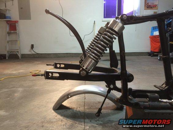 1975 Shovelhead swingarm strutless rear fender mounts