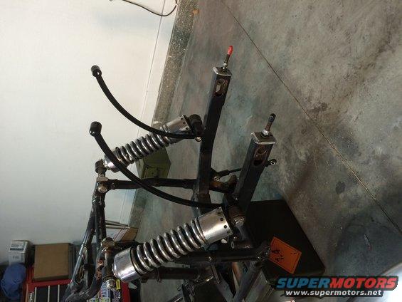 1975 Shovelhead swingarm strutless rear fender mounts