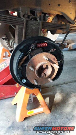 brake4.jpg passenger side all setup and ready for the new drum