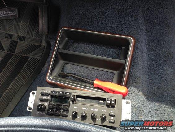 img_2203.jpg Still have this radio.  Message me if anyone is interested in buying an OEM one.  Works perfect.  