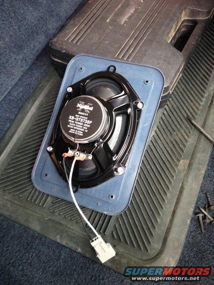 img_2271.jpg New Sony rear speaker mounted.