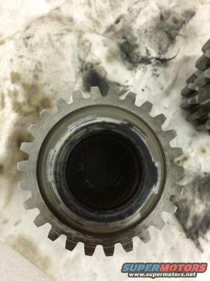 1975 Shovelhead four speed transmission clutch side of main gear where seal goes
