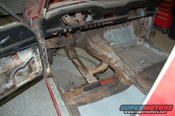 dsc_0014.jpg Removing old Floor Pans