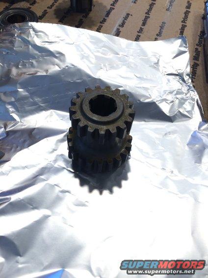 1975 Harley Shovelhead 4 speed transmission rebuild Andrews close ratio.  Heat to 350F for 15 minutes.  Will drop onto shaft with no pressing