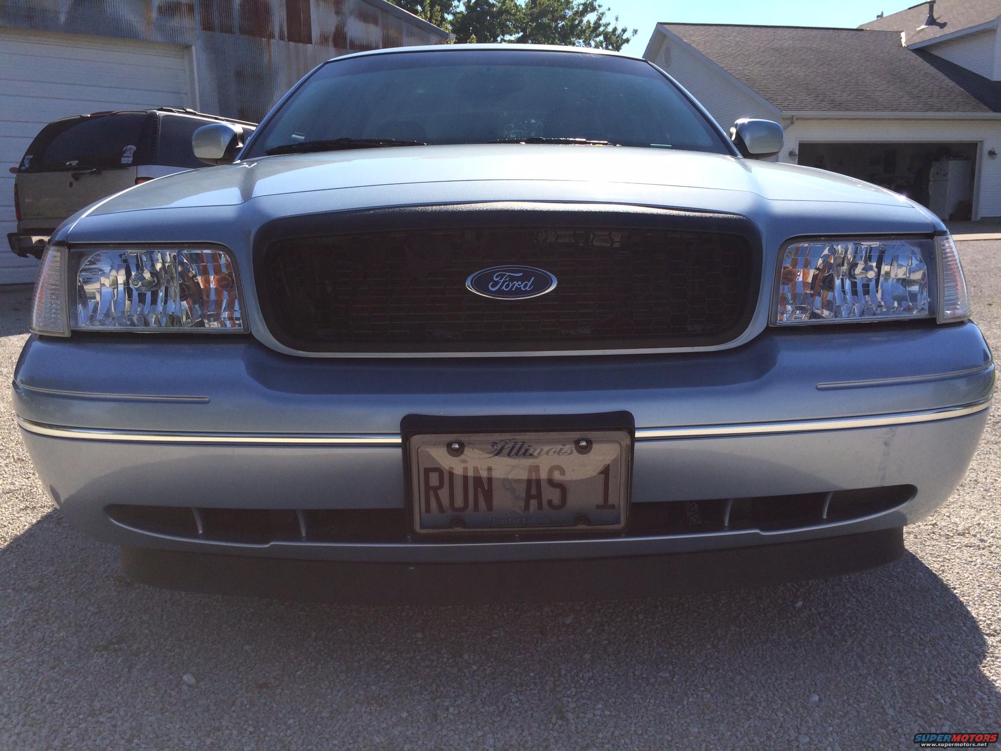 2003 Ford Crown Victoria photo