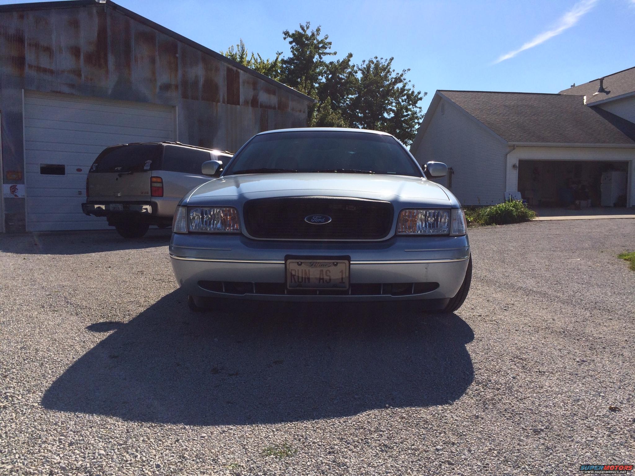 2003 Ford Crown Victoria photo