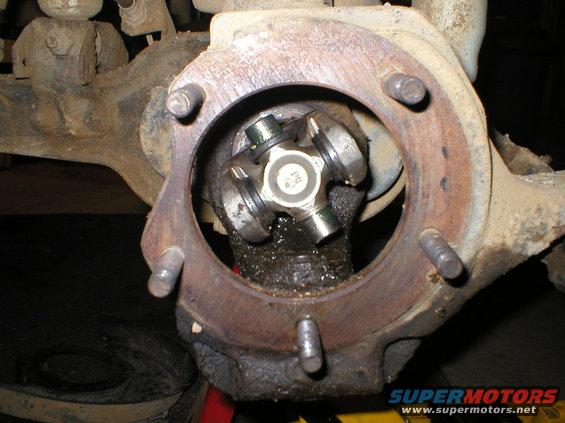 p2010055.jpg The new inner shaft & u-joint survived.