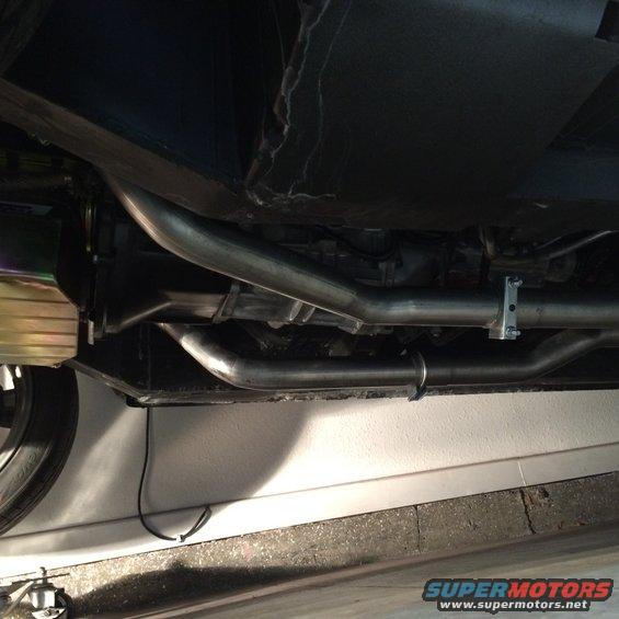 img_5256.jpg 1965 Mustang flow master american thunder exhaust kit to fox body style shorty headers (view from drivers side of car)