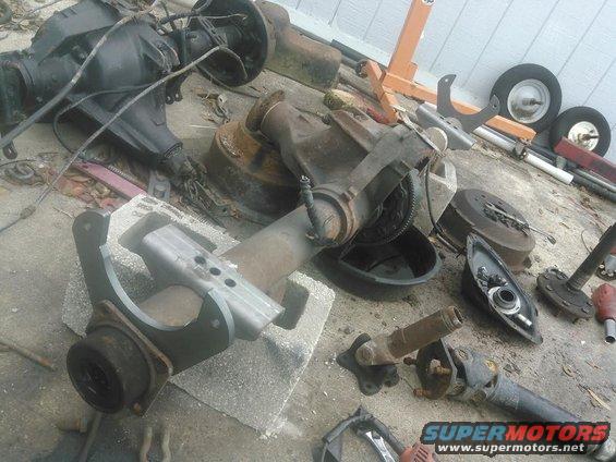 10.jpg both sides are done and ready to be welded up. just waiting on my custom axleshafts