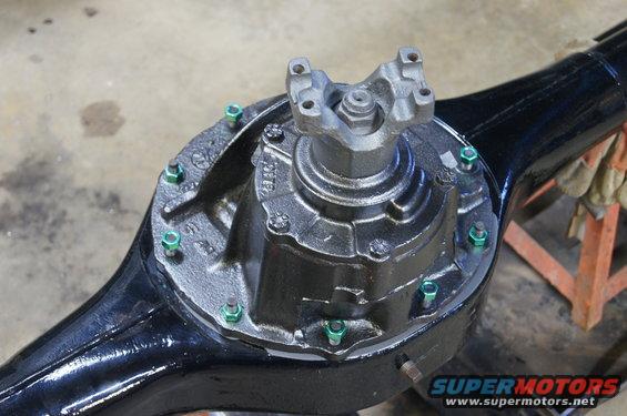 9" 4.56 with Detroit locker. 31 spline