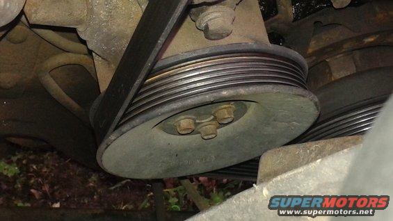 Engine belt pulley with multiple grooves and three bolts
