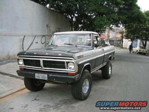 16250366_4650.jpg This 4x2 truck has a 4 cylinder gas engine