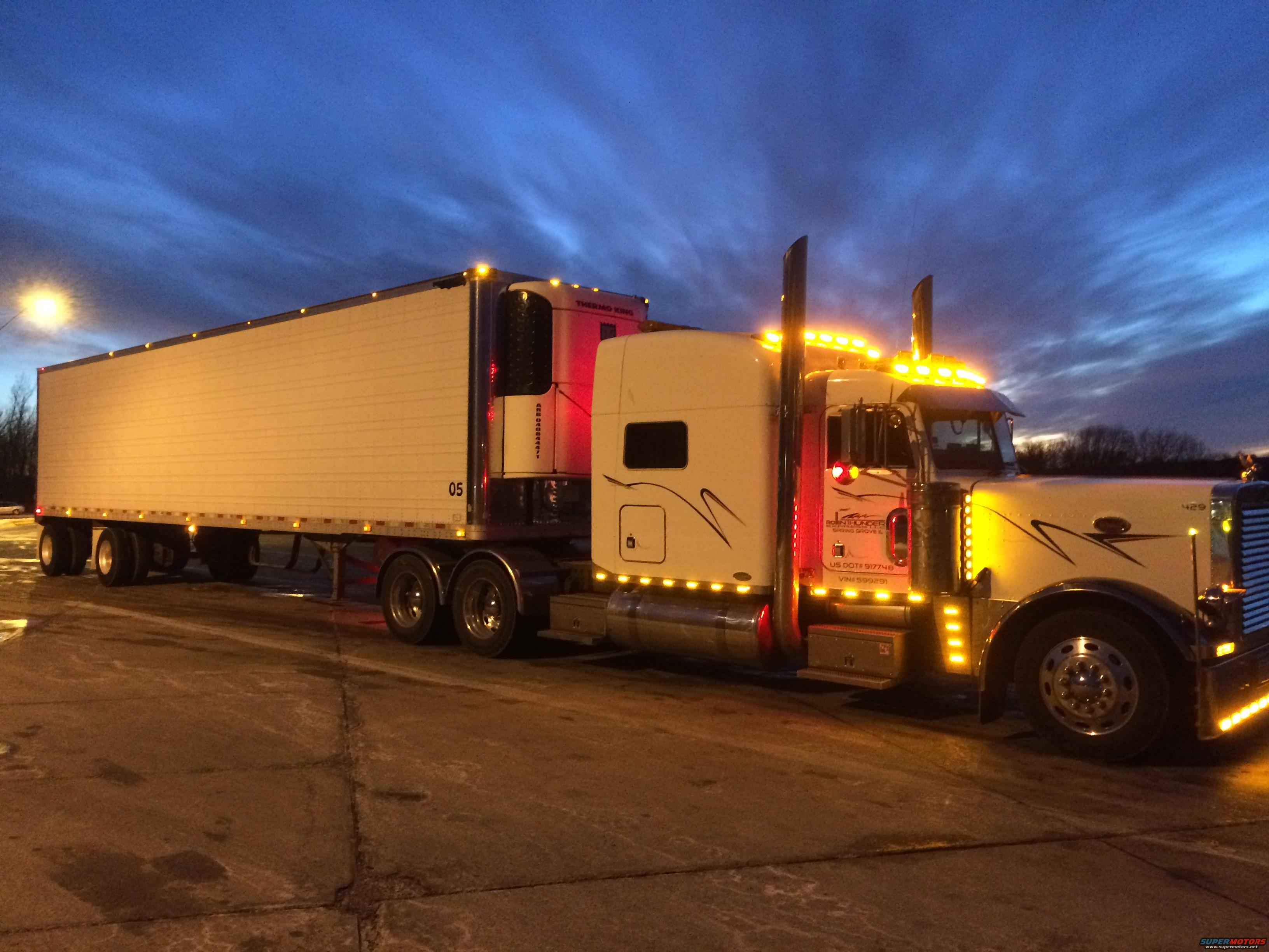 2003 Peterbilt 379 photo