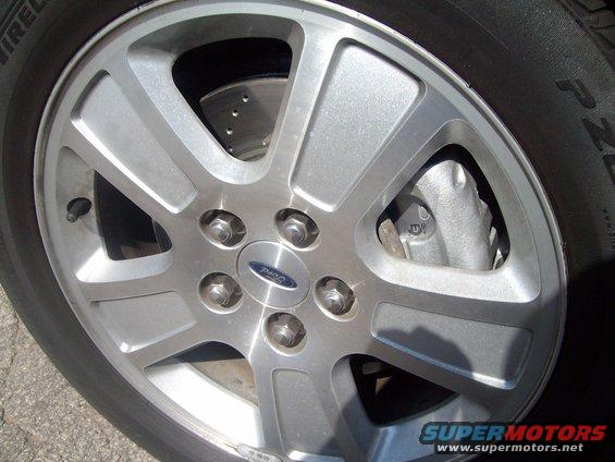 picture-002.jpg Calipers painted, but will have to redo.