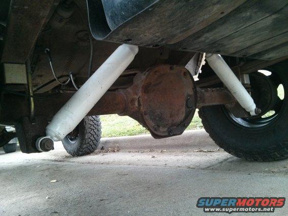 Rear axle and suspension with white shock absorbers