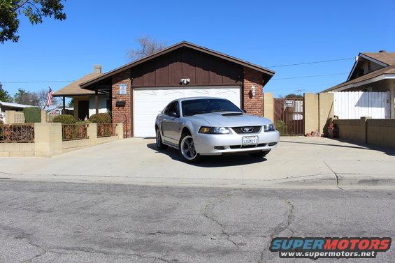 Silver 2002 Ford Mustang front view