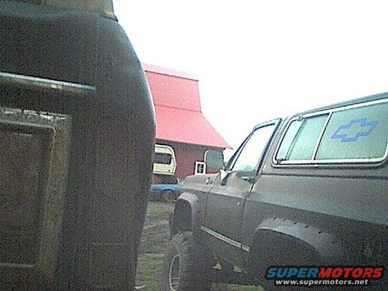 ro3.jpg r/r 1/4 panel and tailgate have a slight overlap
