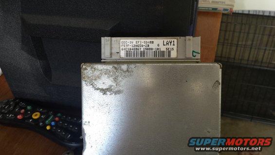 Ford EEC-IV EFI-SD488 ECU with part number F5TF-12A650-ZB and barcode